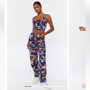 NWT!! CROP TOP AND PANTS MATCHING SET 💙